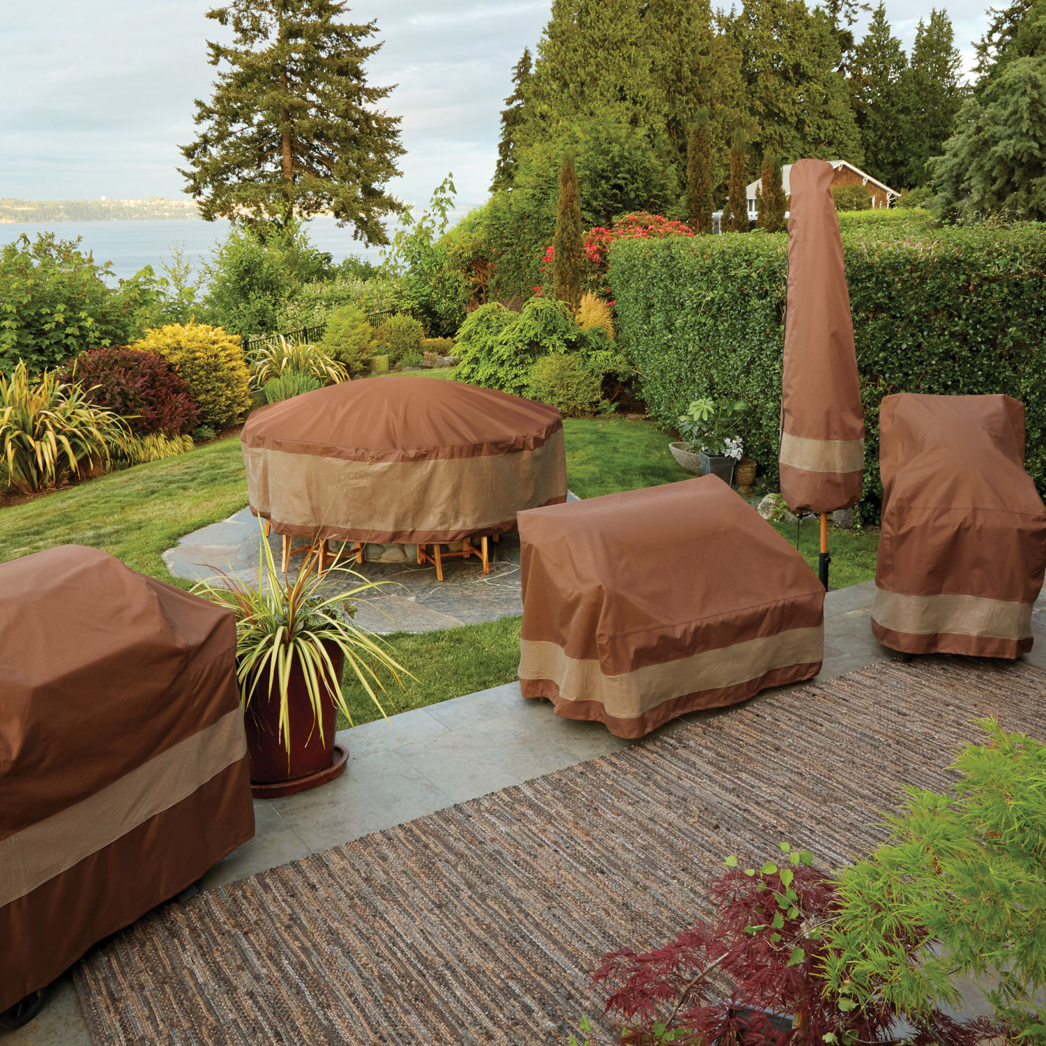 Duck Covers Ultimate Waterproof Round Patio Table Set Cover Mocha 