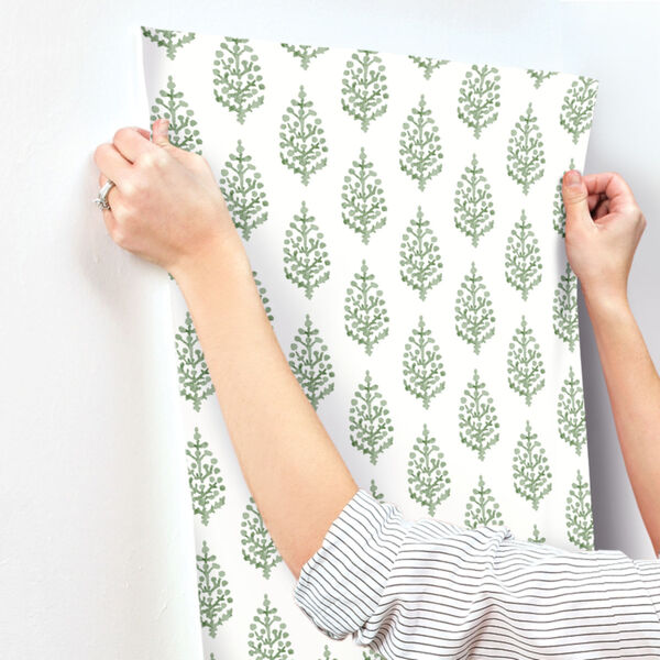 Simply Farmhouse Green and White Paisley On Calico Wallpaper, image 5