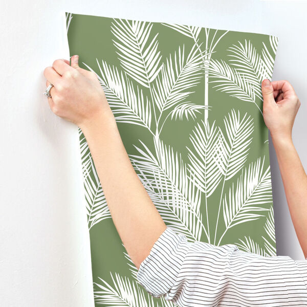 Waters Edge Green King Palm Silhouette Pre Pasted Wallpaper, image 5