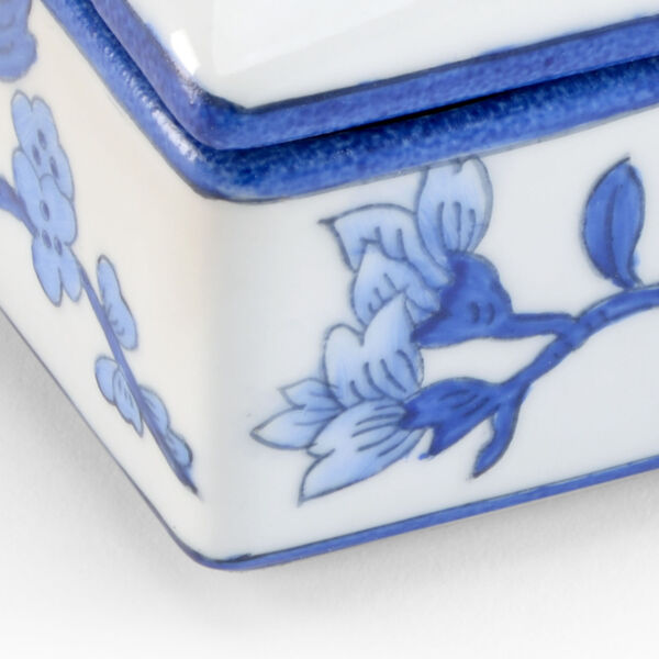 Blue and White Four-Inch Decorative Box, image 2