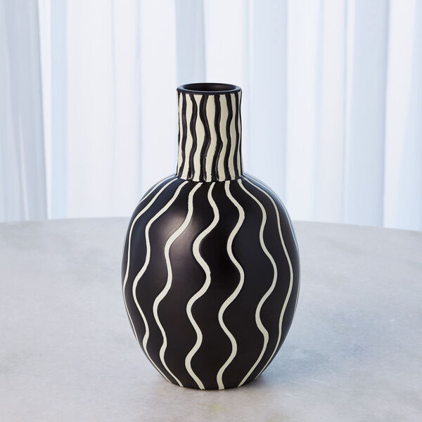 Black and White 7-Inch Graphic Gourd Vase, image 2