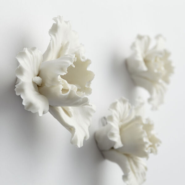 White Medium Lily Wall Decor, image 5