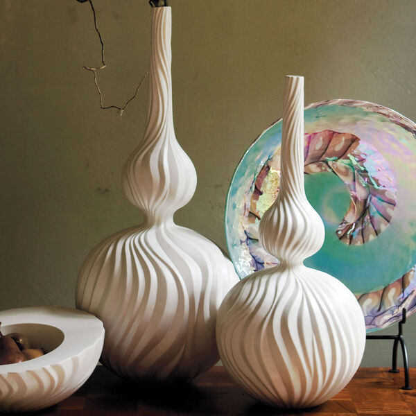 Magura Medium Snow Vase, image 1