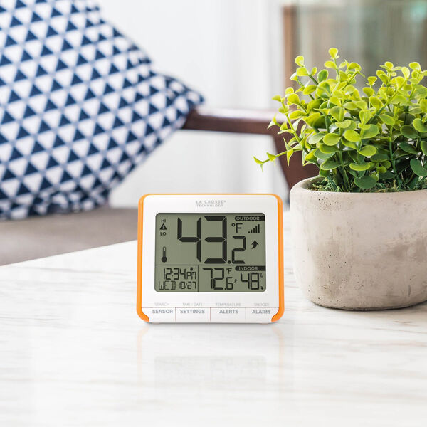 White Weather Station with Indoor/Outdoor Time and Temperature Alarm, image 3
