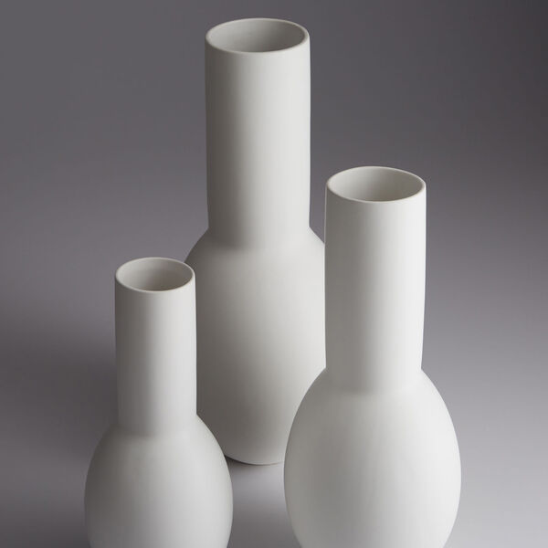 Matte White 9-Inch Impressive Impression Vase, image 3