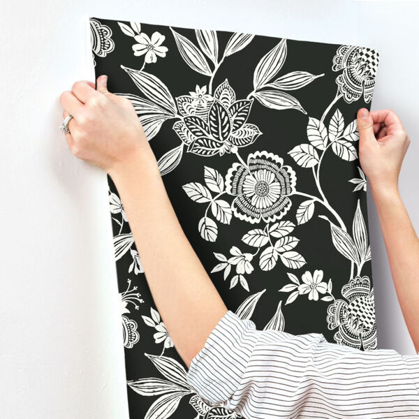 Silhouettes Black White Wood Cut Jacobean Wallpaper, image 5