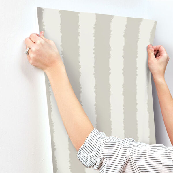 Grandmillennial Gray Scalloped Stripe Pre Pasted Wallpaper, image 3