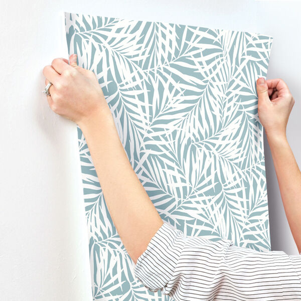 Waters Edge Light Blue White Oahu Fronds Pre Pasted Wallpaper, image 4