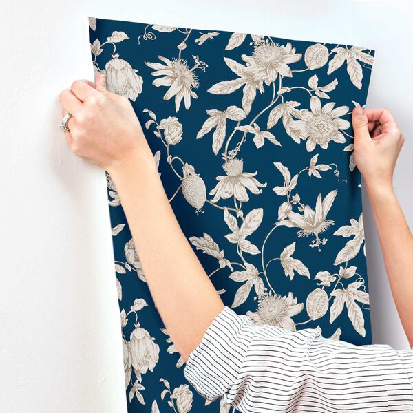 Passion Flower Toile Navy Wallpaper, image 6
