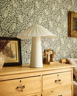 <p>Chanterelle Table Lamp in Natural Linen</p>