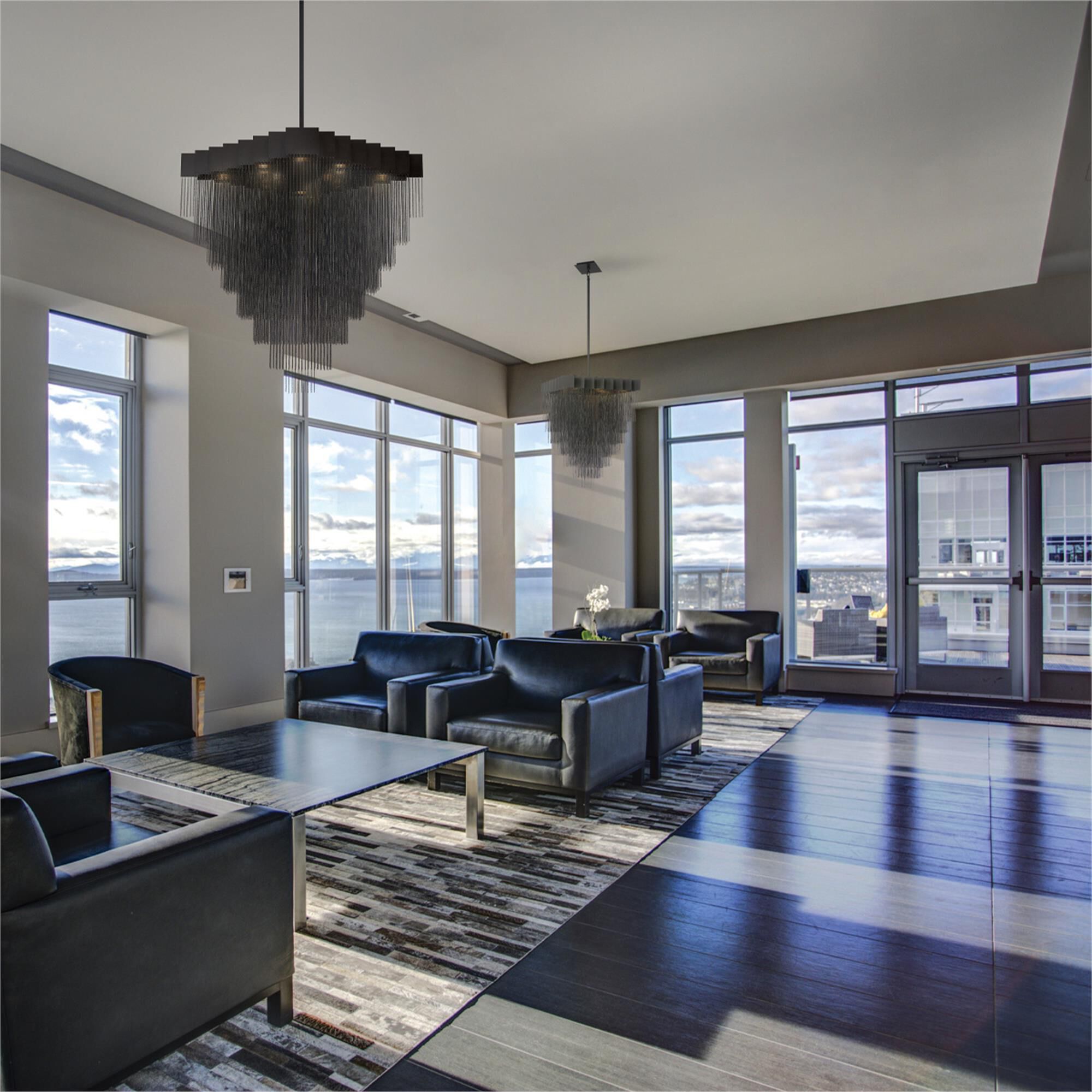 Bloomfield Medium Chandelier