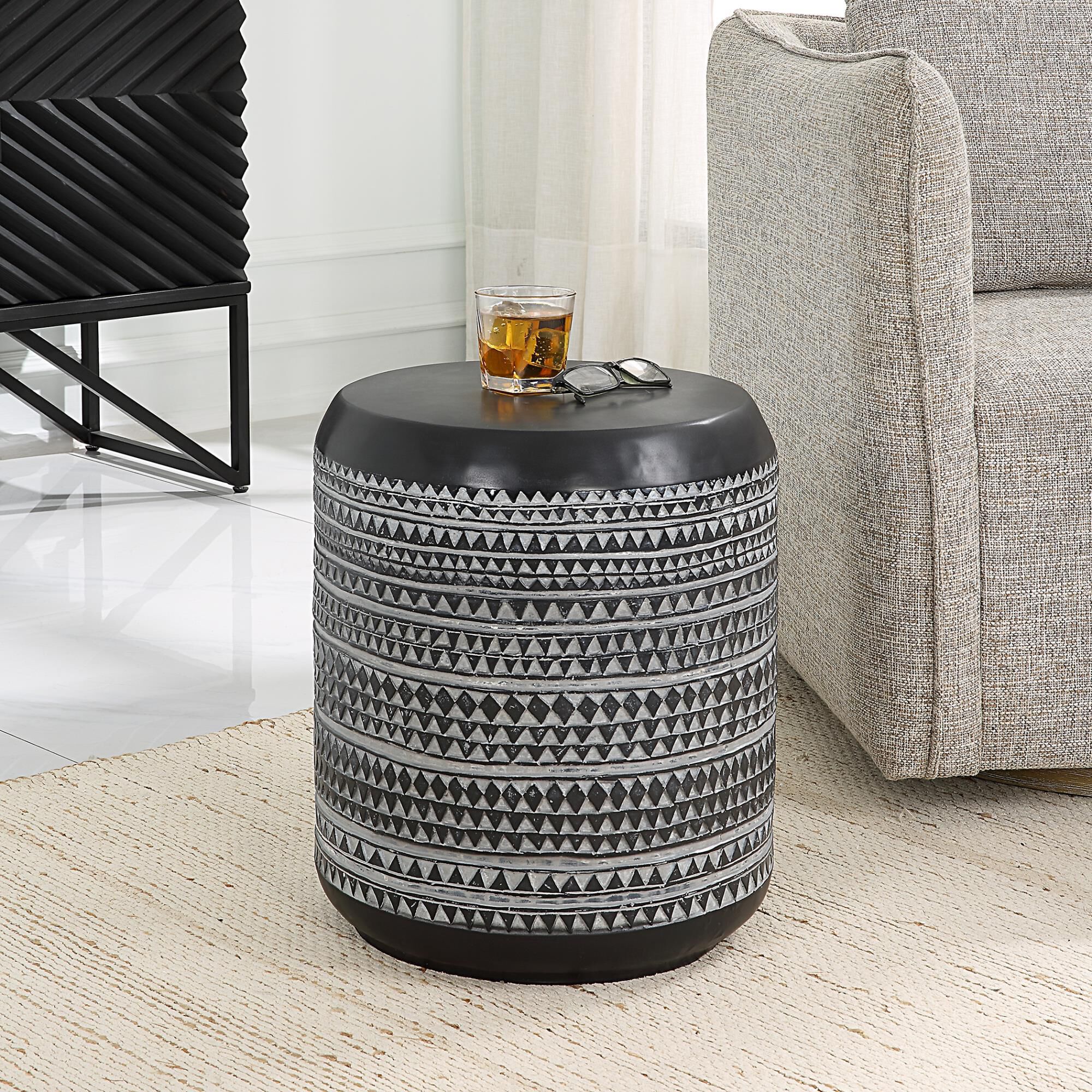 Cutting Edge 18 Inch End Table