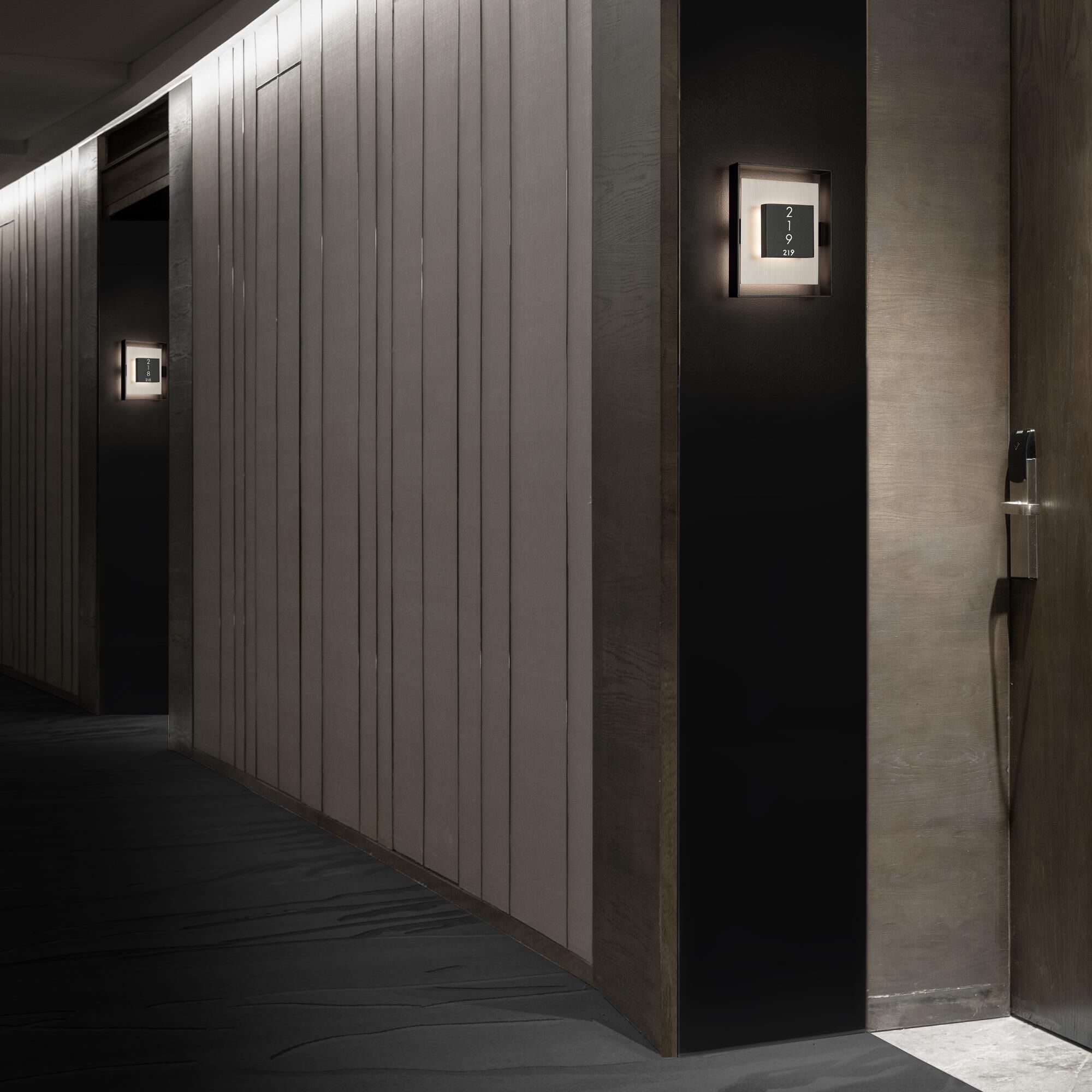 Boxie 10 Inch Outdoor Wall Light
