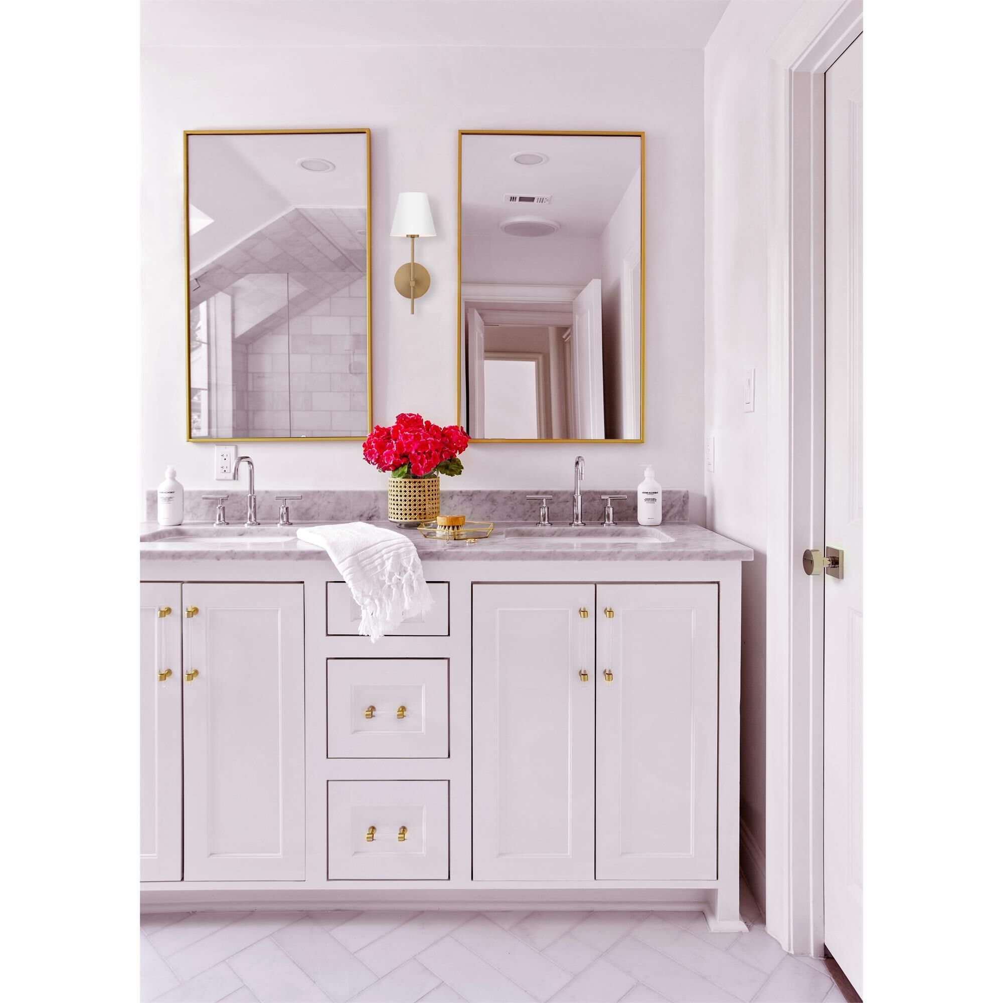 Xavier Medium Wall Sconce