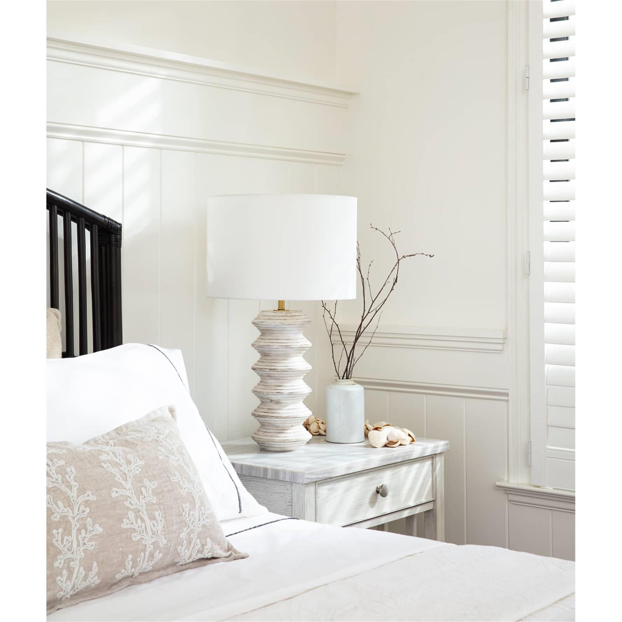 Nova Medium Table Lamp