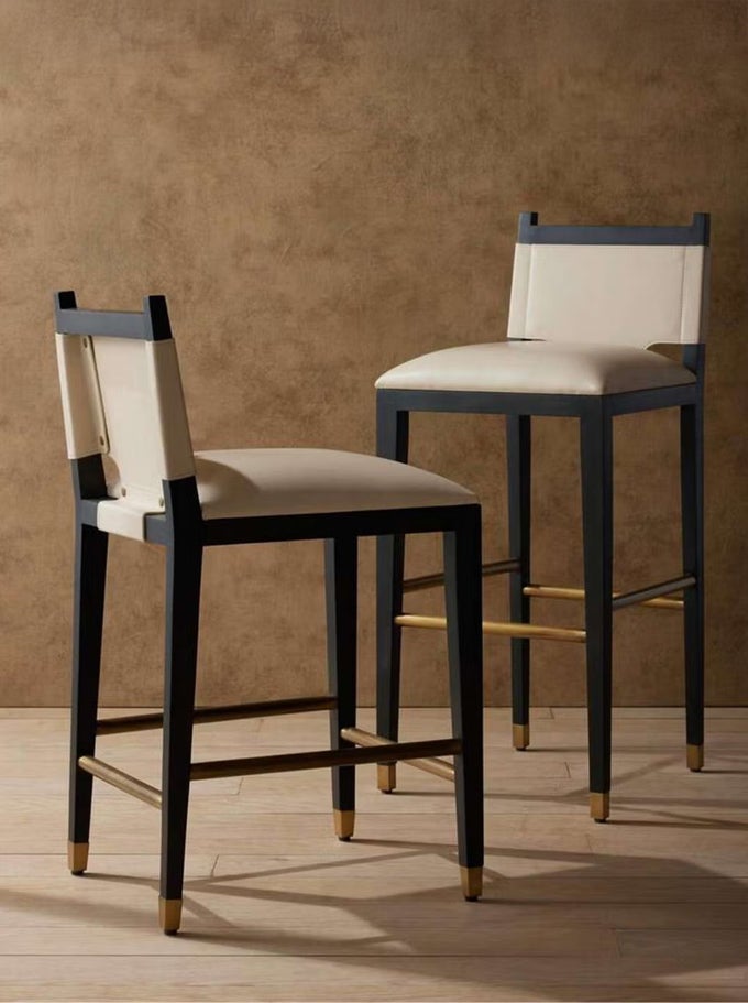 Stools & Seating