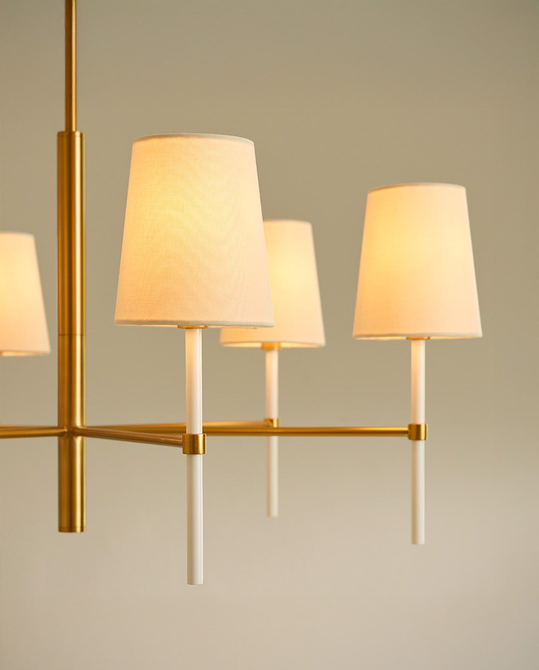 <p>Monroe Chandelier in Burnished Brass</p>