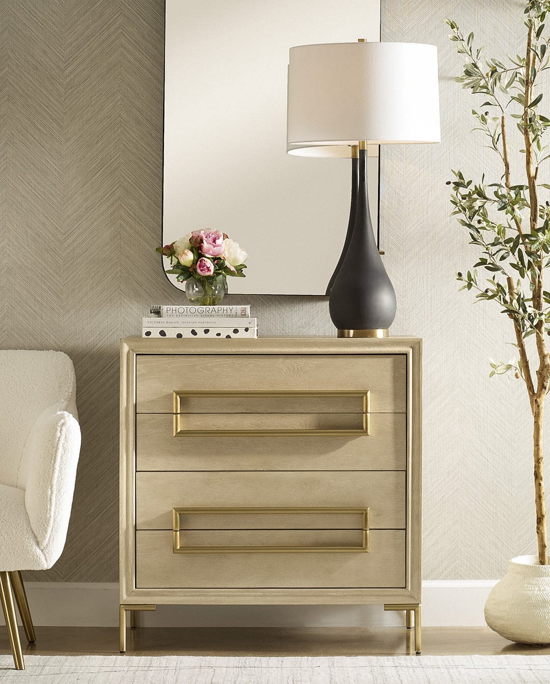 <p>Alessia Night Stand in Light Oak</p>